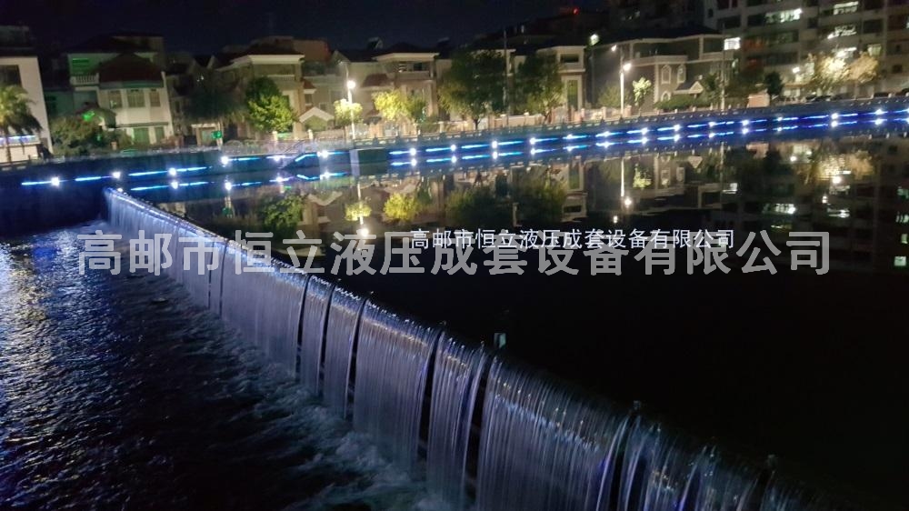 鋼壩閘門(mén)